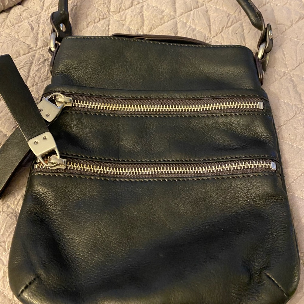 B Makowsky Black Leather Crossbody Bag in excellent condition.